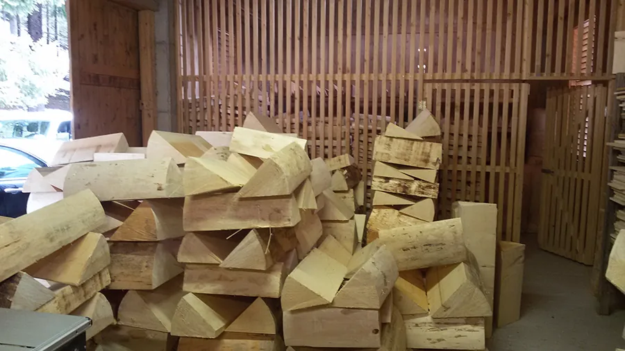 Selecting the resonance wood